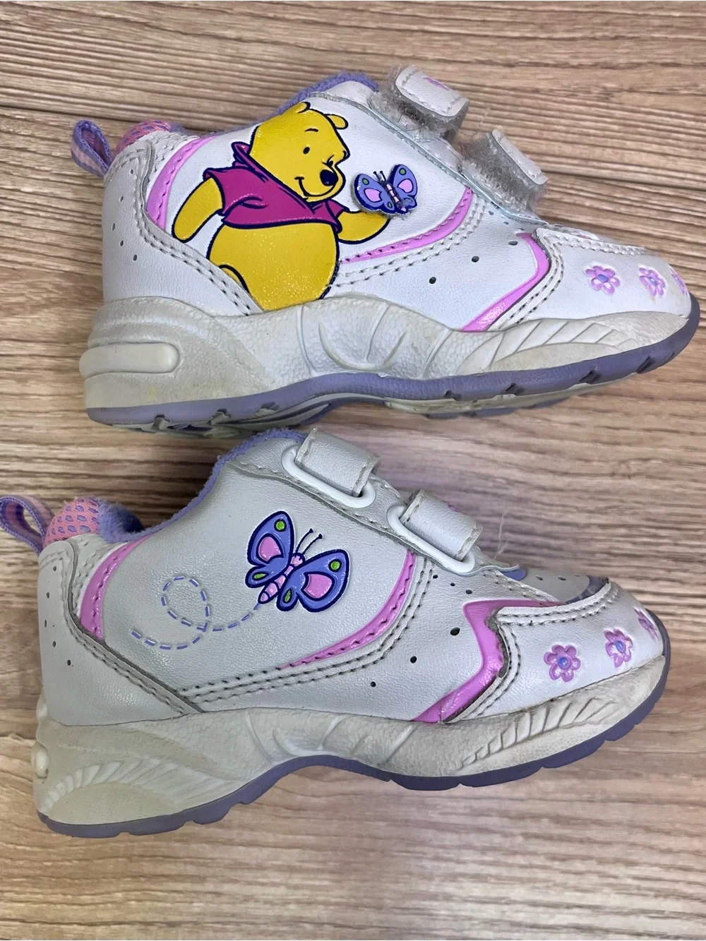 Vtg Y2K Disney Winnie the Pooh Girls Shoes Size 4 Buster Brown Butterfly Flowers